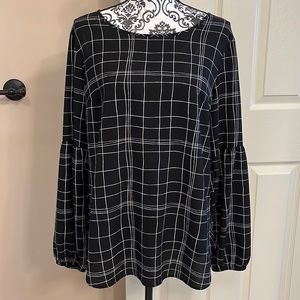 NWT black and white Apt 9 blouse